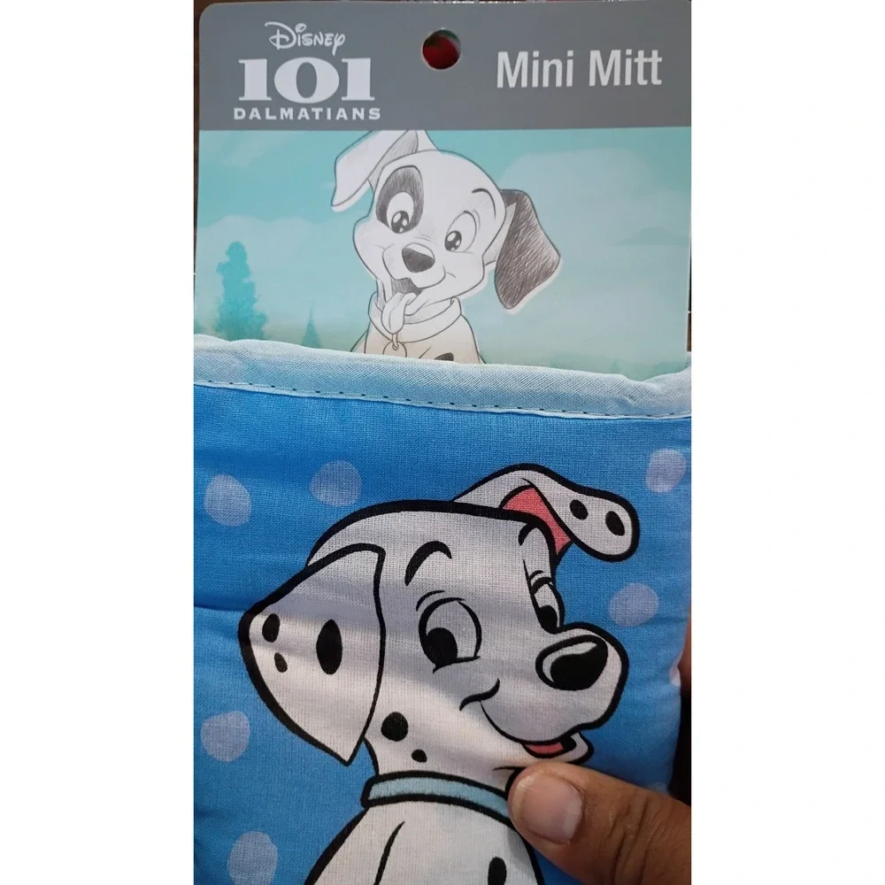 Disney 101 Dalmatians 3 Piece Kitchen Set 2 Mini Oven Mitts 1 Kitchen Towel New
